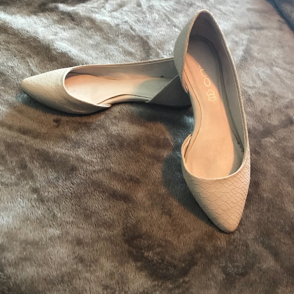 Aldo white grey flats